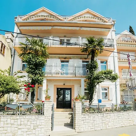 5206d דירה סלצה